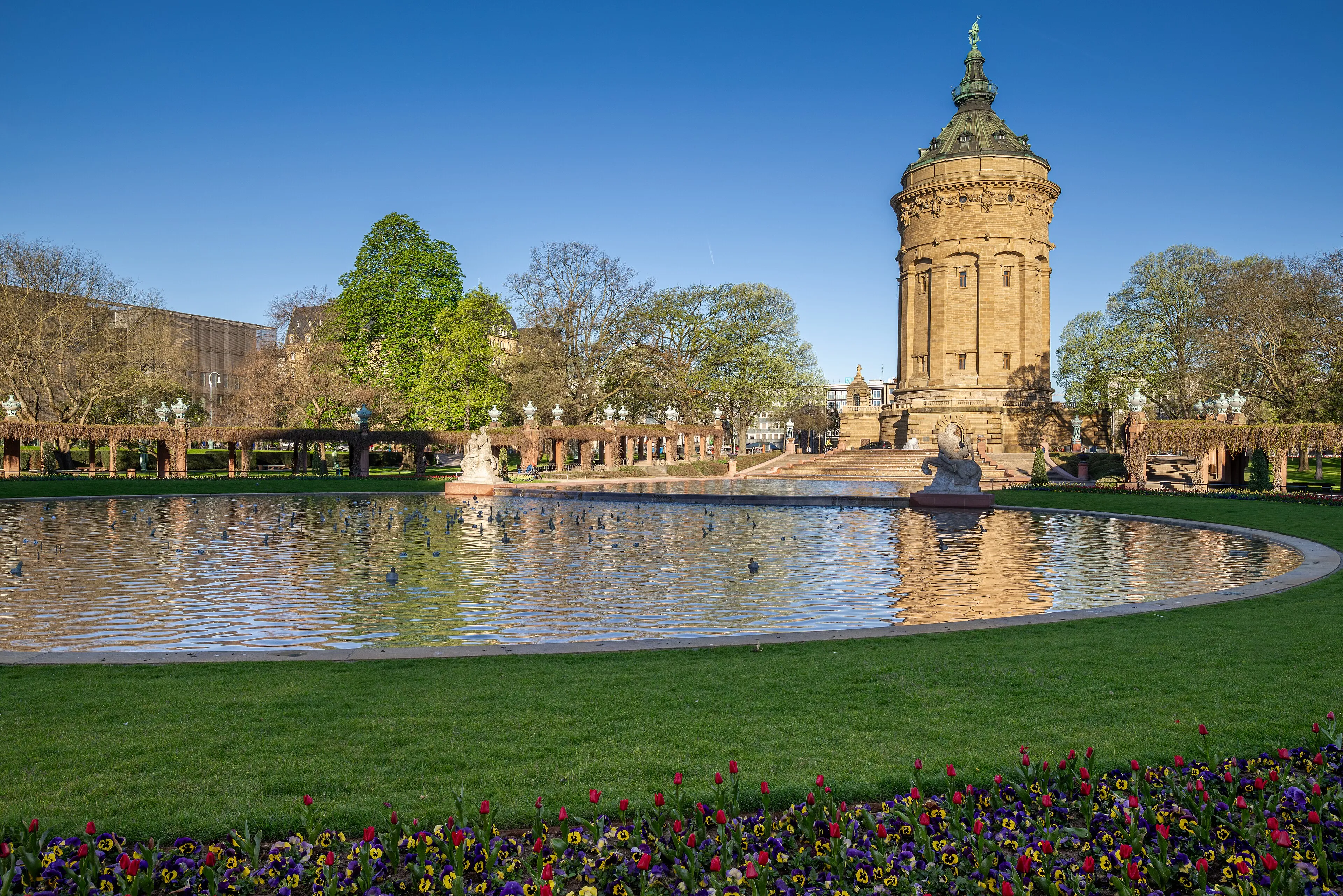 Der Mannheimer Wasserturm am Friedrichsplatz